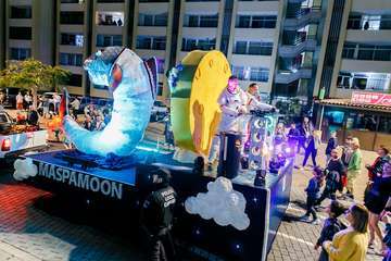 Maspamoon se despide con seis horas de música y fiesta y la quema de la sardina (Foto TA)